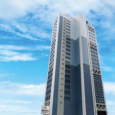 Berjaya Makati Hotel San Pedro Makati Exterior foto