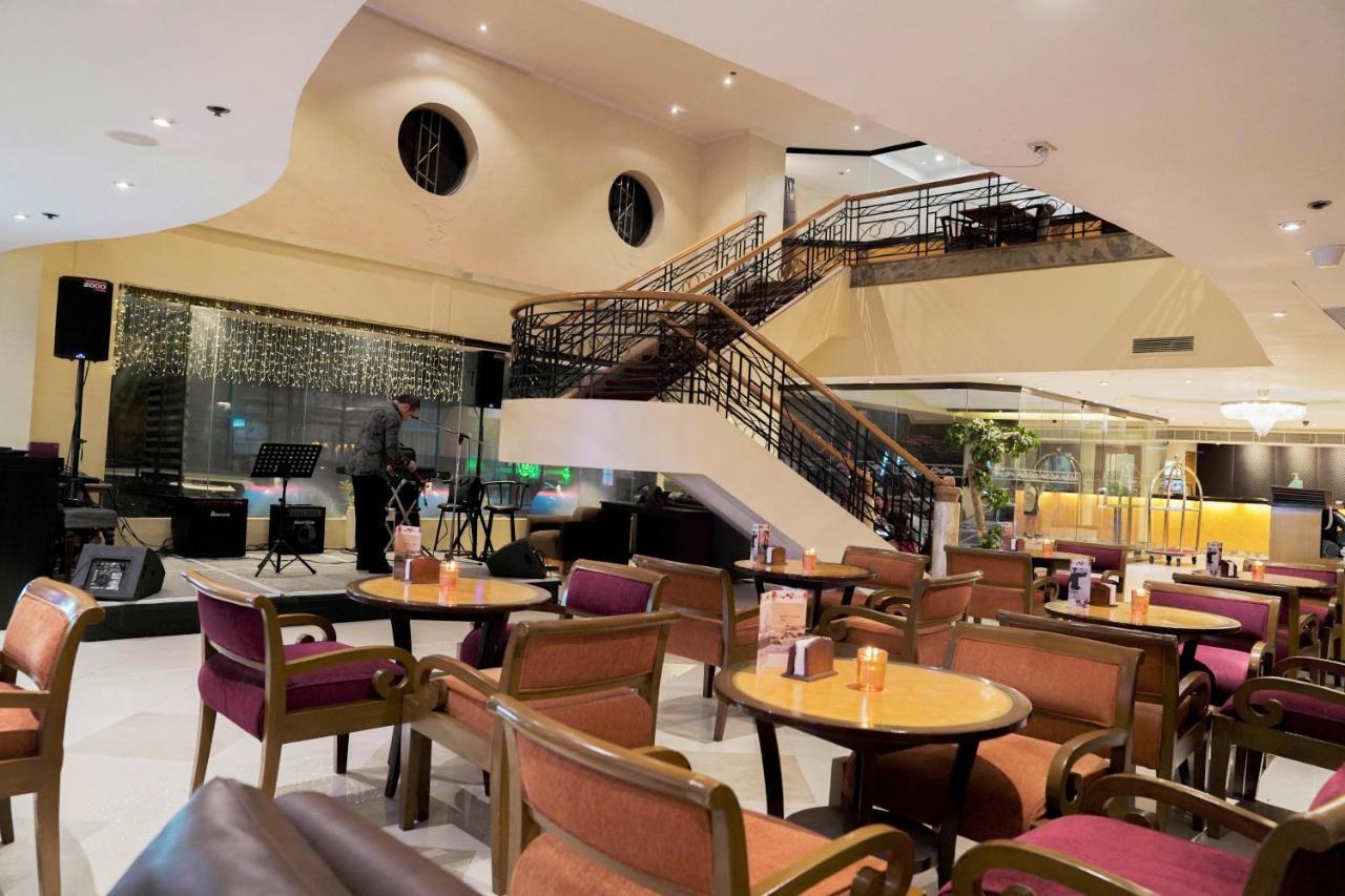 Berjaya Makati Hotel San Pedro Makati Exterior foto