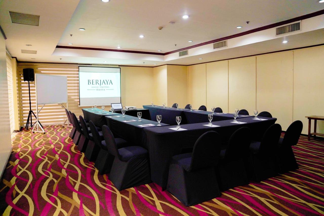 Berjaya Makati Hotel San Pedro Makati Exterior foto