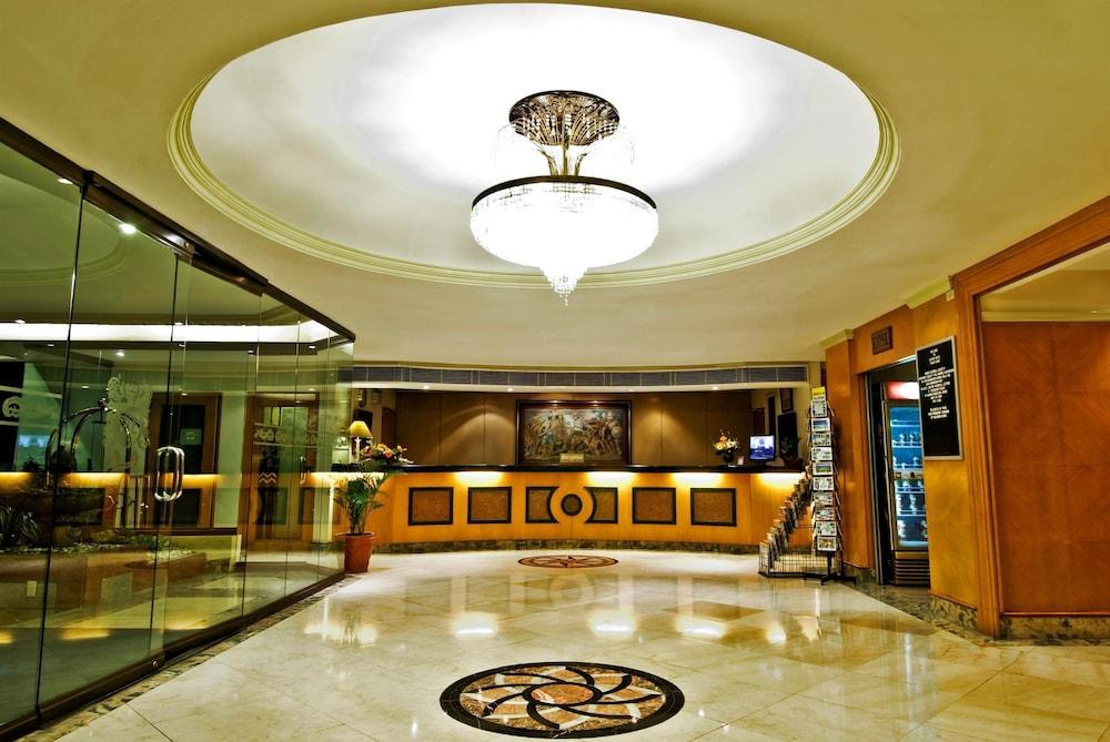 Berjaya Makati Hotel San Pedro Makati Exterior foto